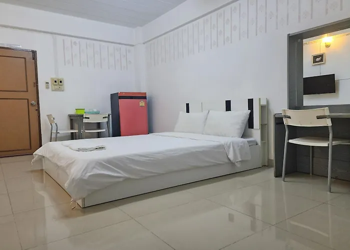 Kaset Aparthotel 3*