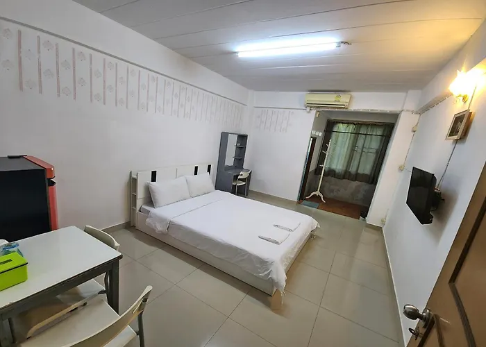 Aparthotel Kaset 3*
