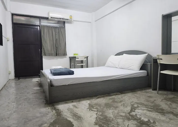 Aparthotel Kaset 3*