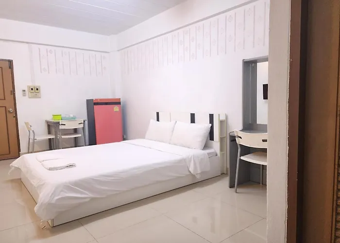 Kaset Aparthotel 3*