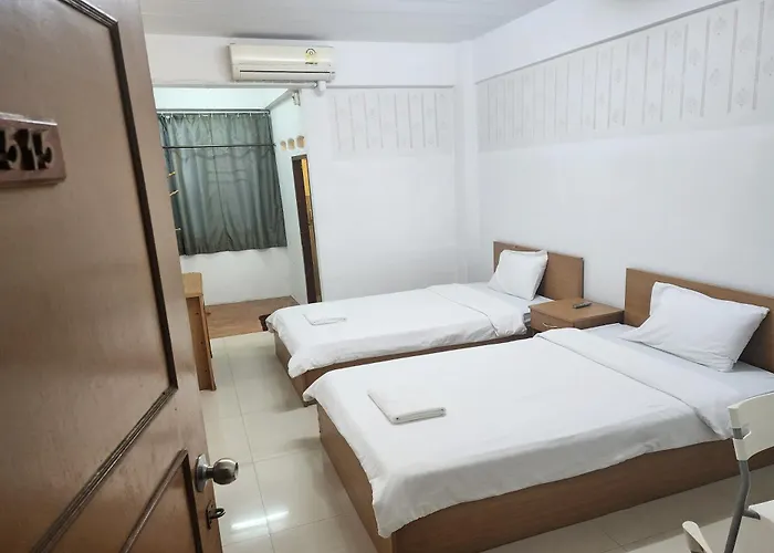 Aparthotel Kaset 3*