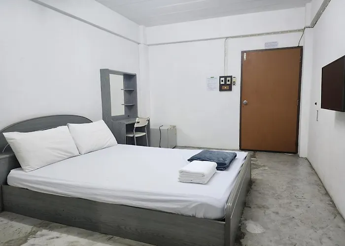 Kaset Aparthotel 3*